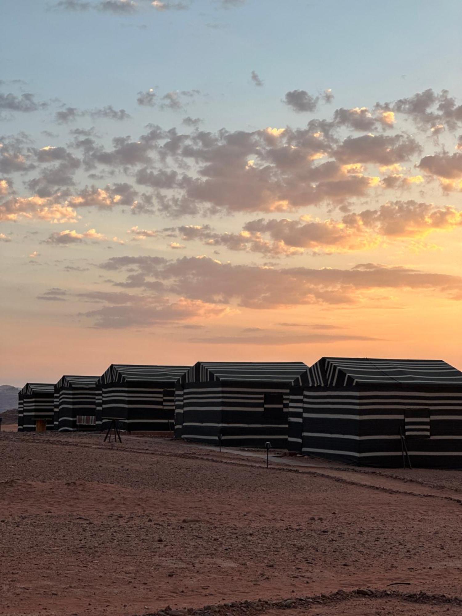 فندق Wadirum Sunset Camp وادي رم المظهر الخارجي الصورة